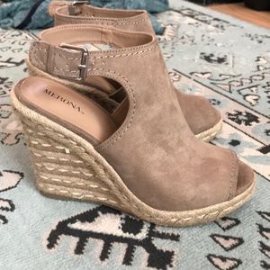 Medina wedges